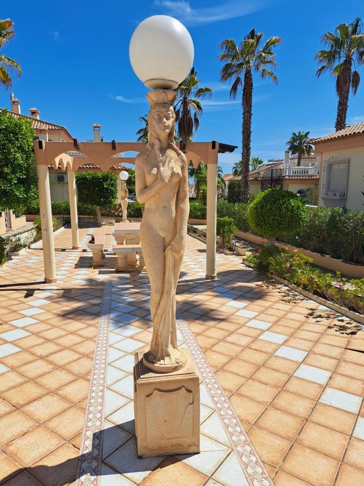 Schoenes Ruhiges Rooftop Apartment Mit Grosser Dachterrasse Torrevieja Exteriör bild