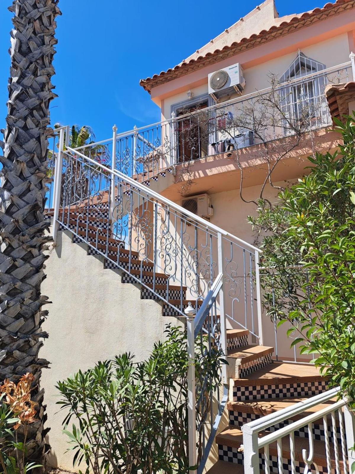 Schoenes Ruhiges Rooftop Apartment Mit Grosser Dachterrasse Torrevieja Exteriör bild